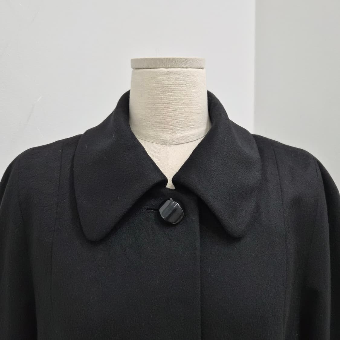 울100% 블랙 클래식 롱코트 상품이미지4