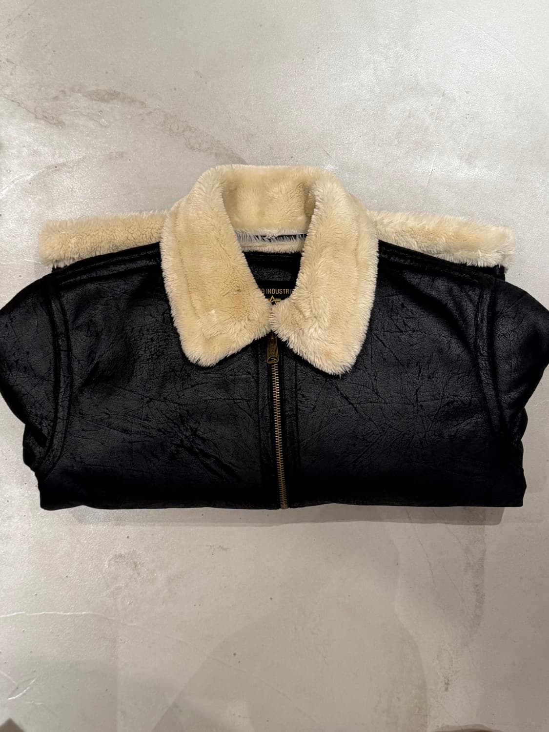 알파인더스트리 블랙 무스탕 L 상품이미지4