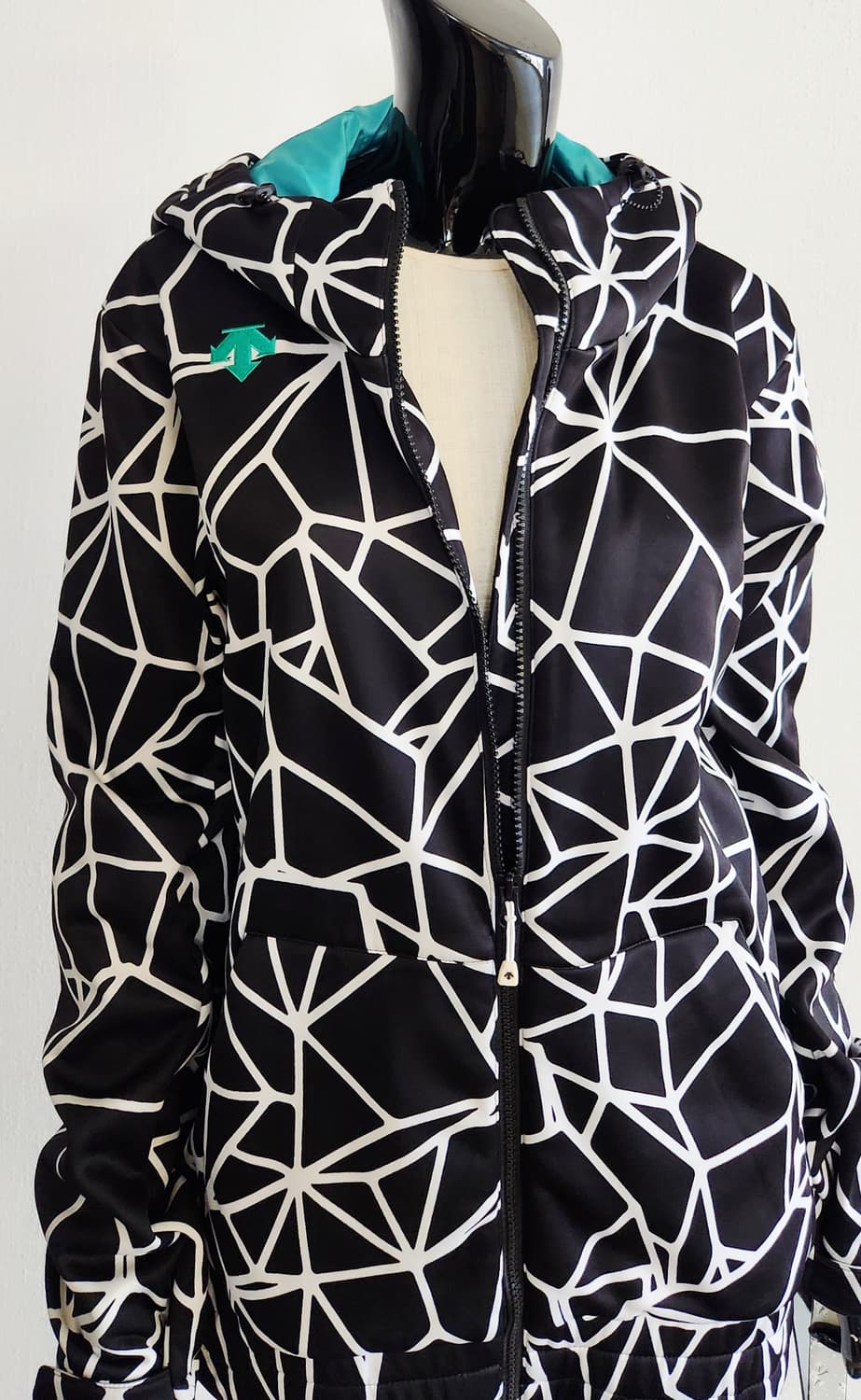 데상트 점퍼  상품이미지2