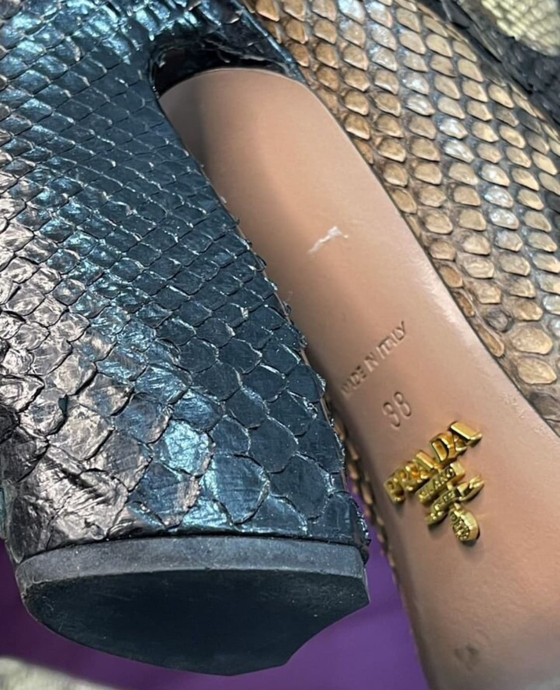 PRADA 11 /FW 부츠(파이톤 스킨-뱀피)38 사이즈-해외발송 상품이미지9