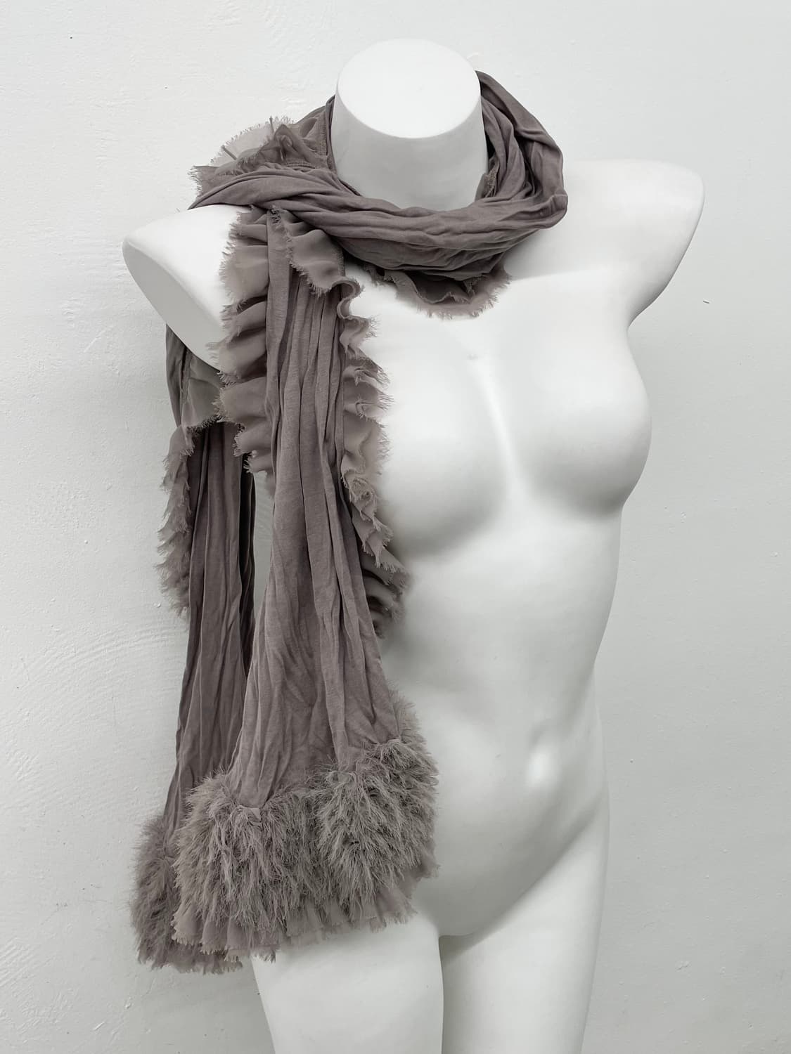 페어리 러플 퍼 디테일 머플러  상품이미지1