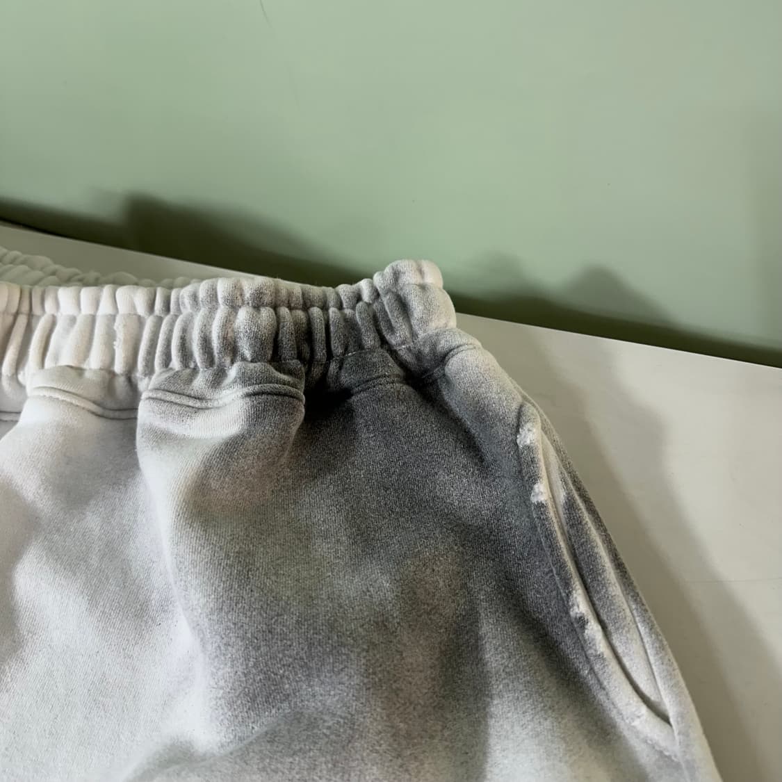 M-L 빈티지 검흰  와이드핏 블리치 밴딩 스웻반바지  상품이미지3