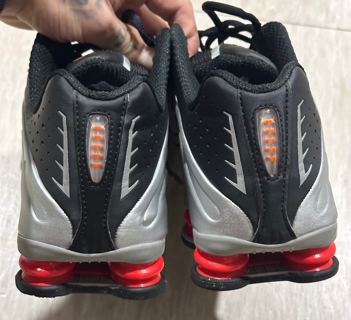 나이키 샥스 R4 레드 280 상품이미지2