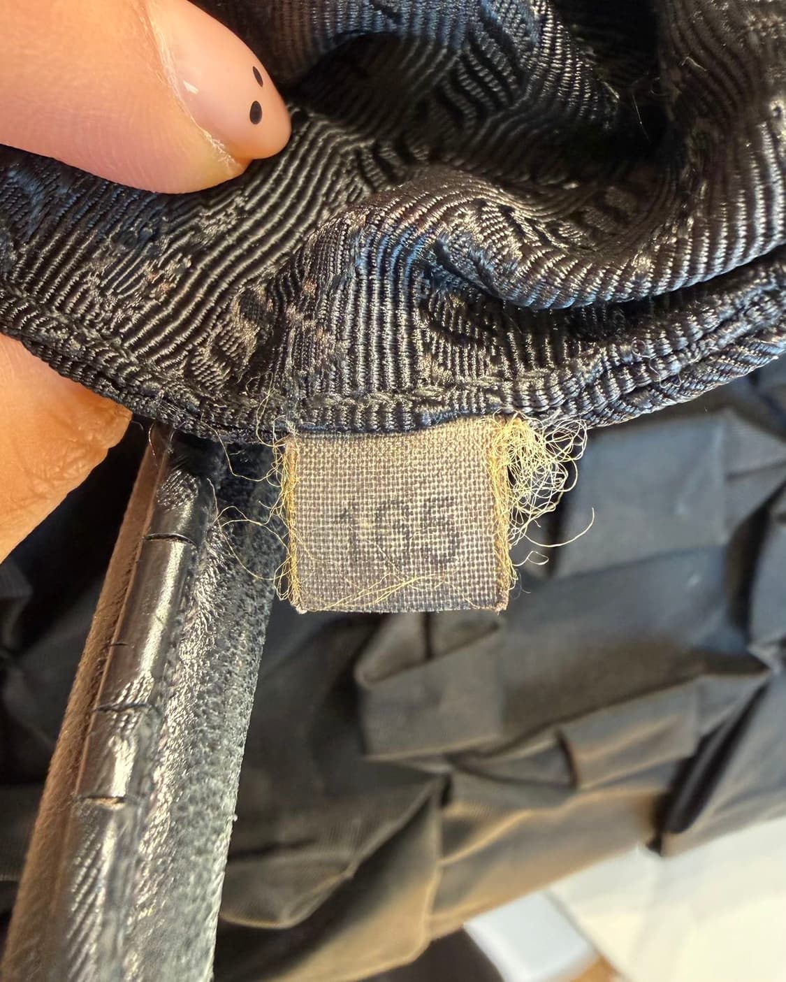 프라다 블랙 테수토 나일론 보우백 상품이미지8