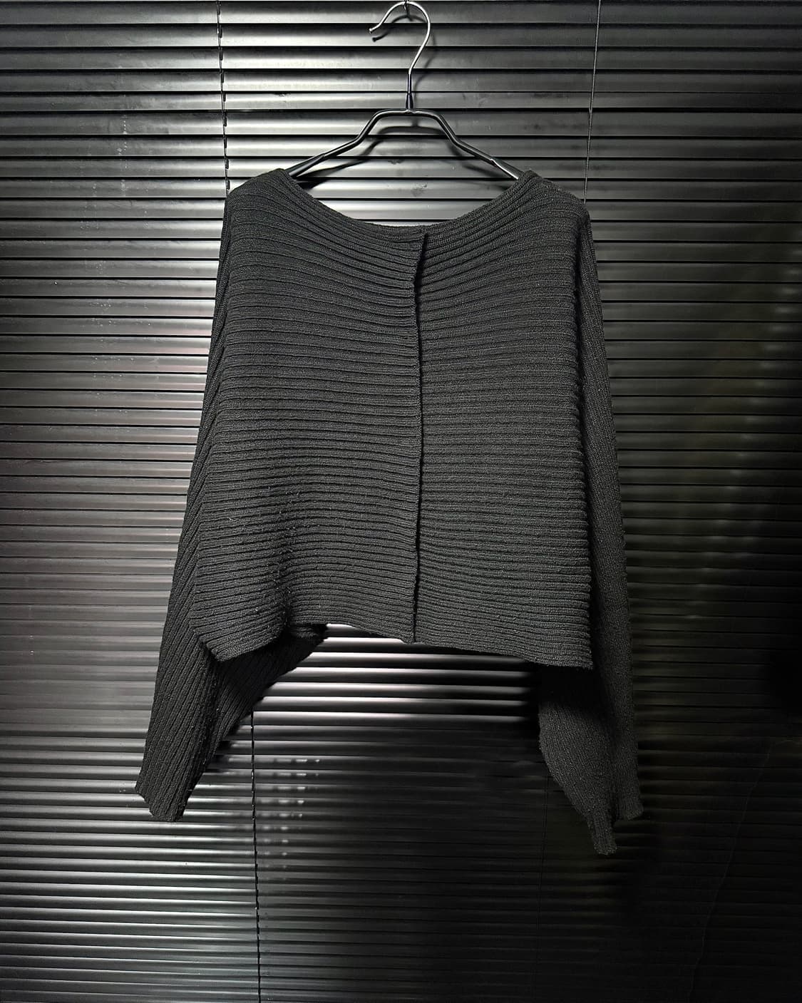 가오리핏 니트 스웨터 보트넥 오픈 가디건 오버핏 벌룬핏 블랙 스냅 단추  상품이미지3