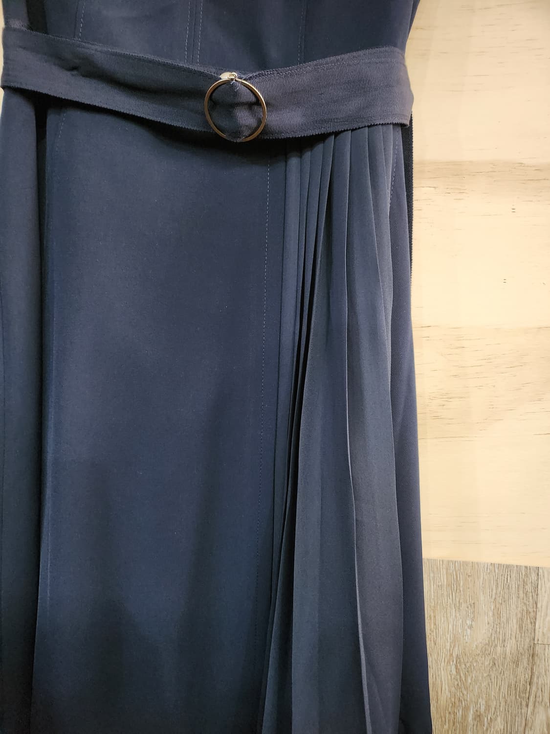 1138) 로엠 ROEM 벨트 플리츠 원피스 상품이미지3