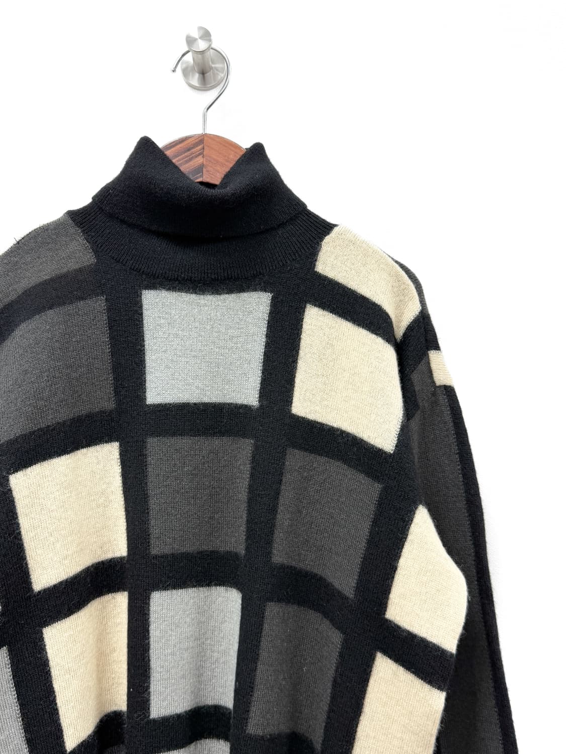 이세이미야케 체크 패턴 울 터틀넥 니트 상품이미지2