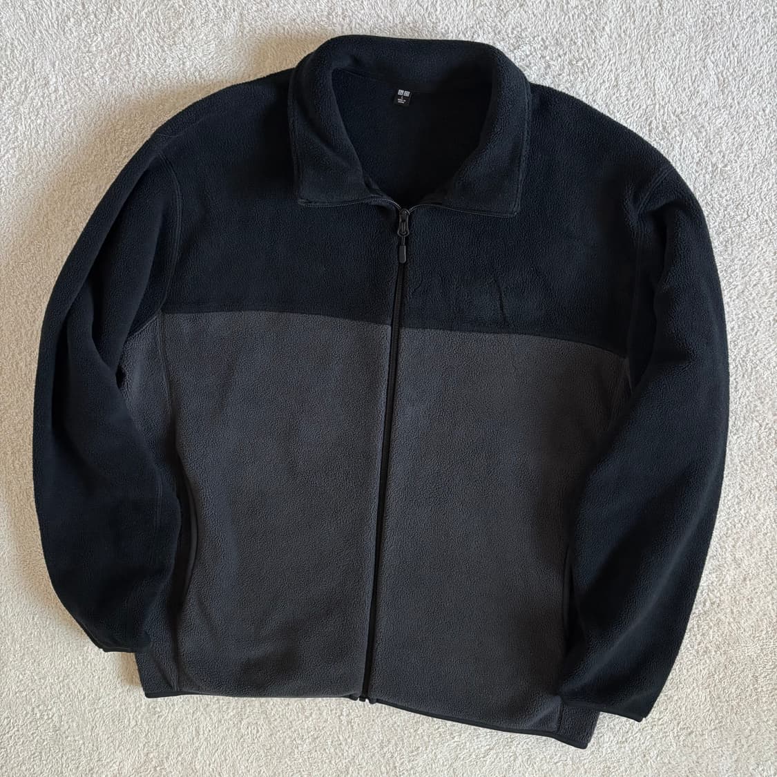 유니클로 블랙 배색 후리스 상품이미지1