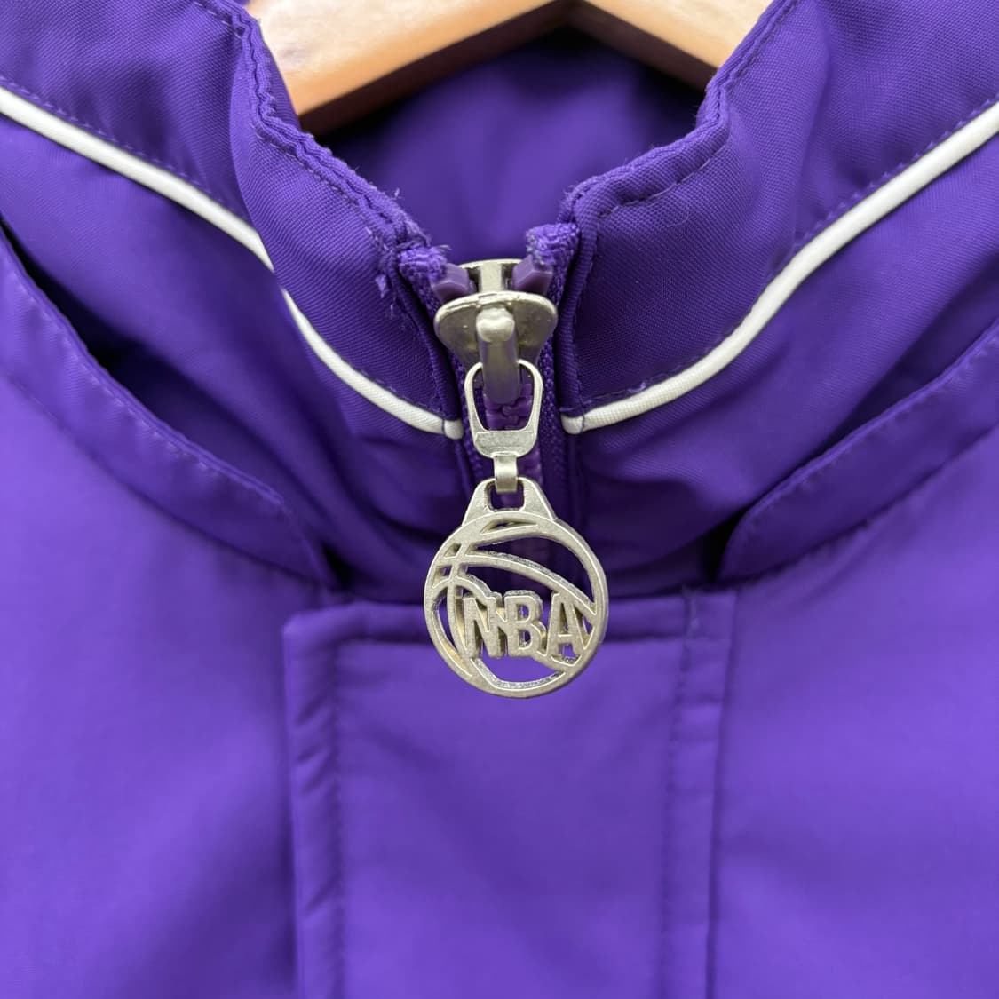 NBA 레이커스 바람막이 점퍼 보라/검정 M 상품이미지3