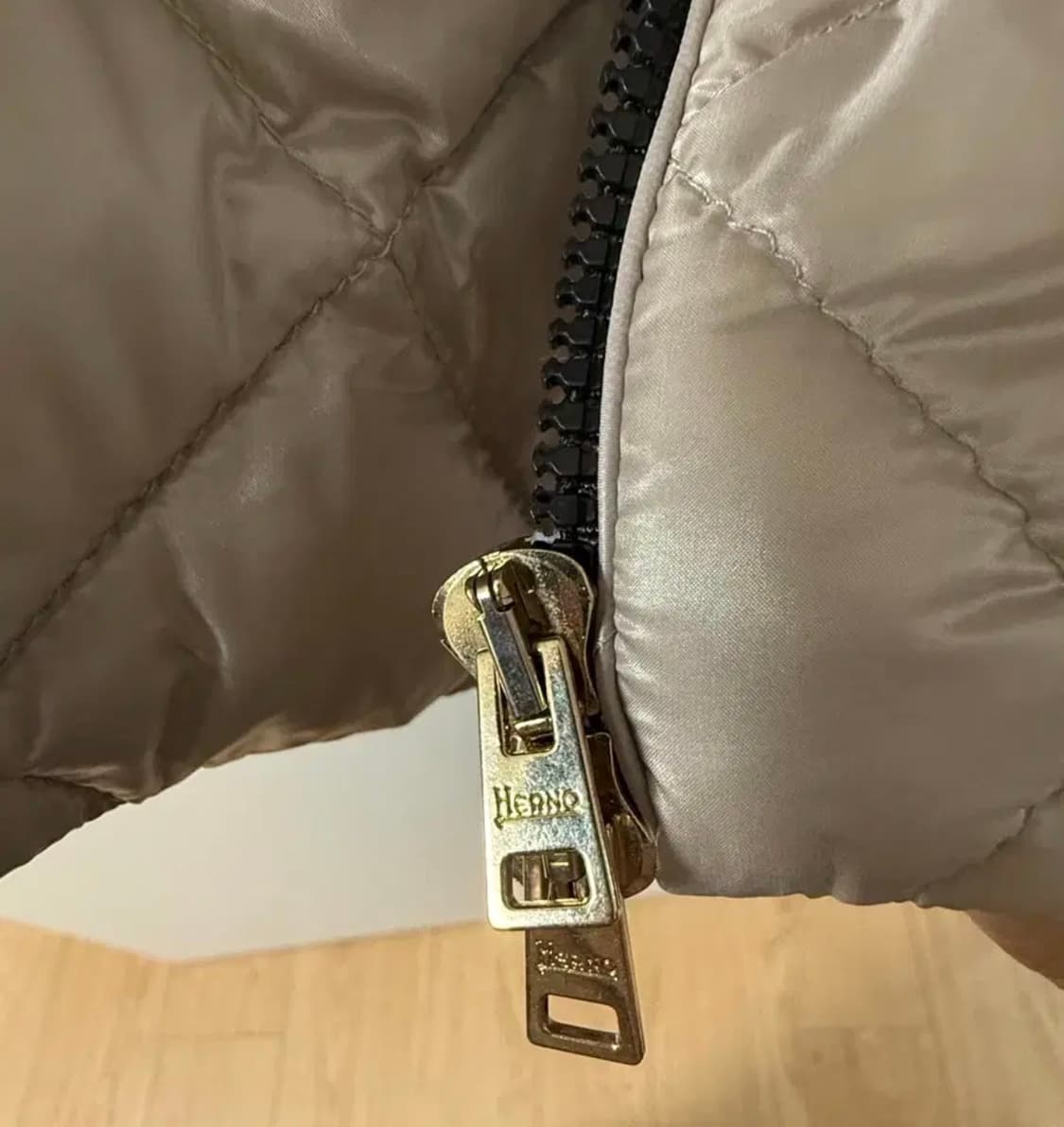 에르노 여성 퀼팅 경량 패딩 아이보리 (42사이즈) 상품이미지5