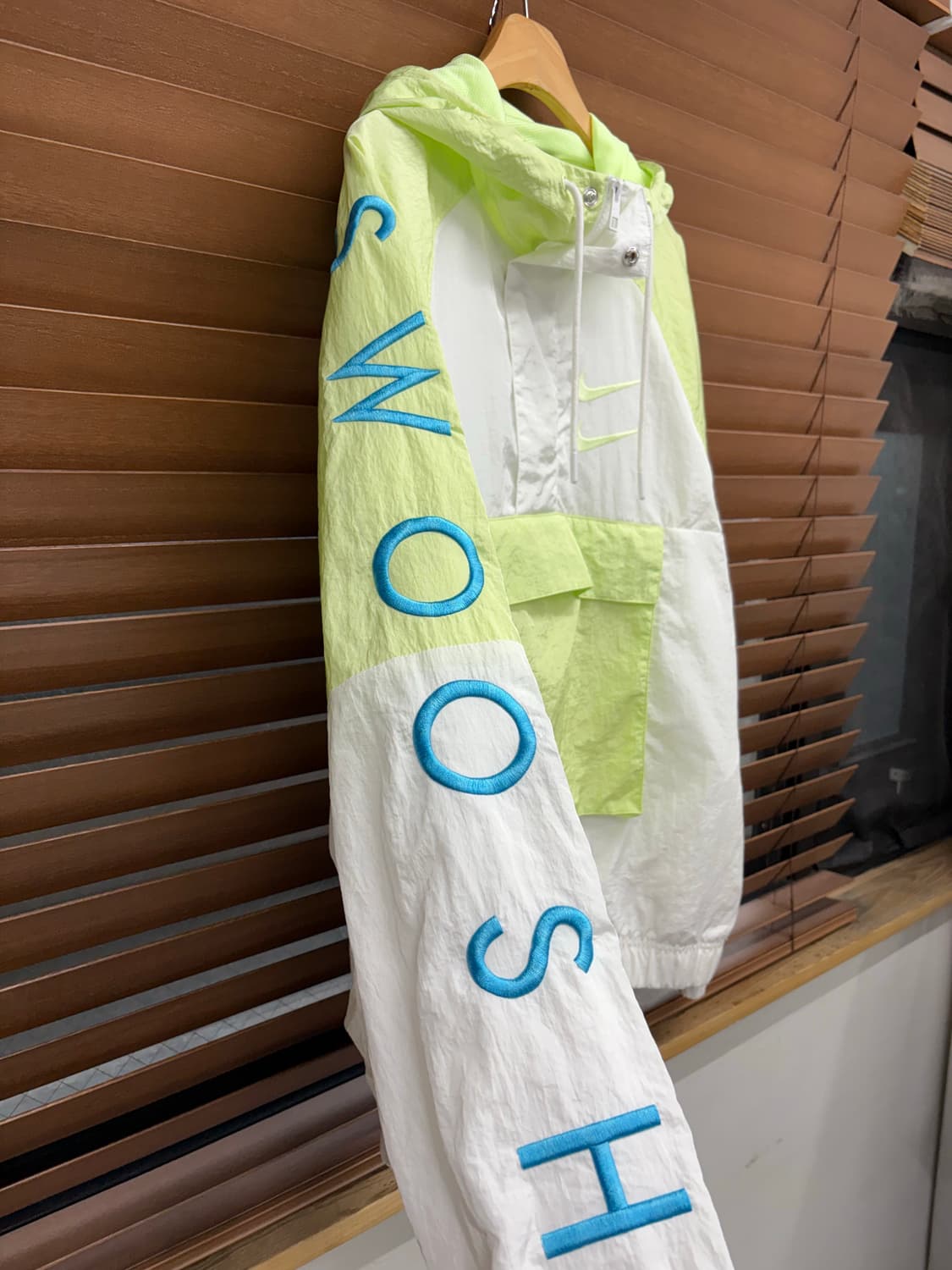 나이키 화이트 라임 더블스우시 나일론 아노락 바람막이 상품이미지3