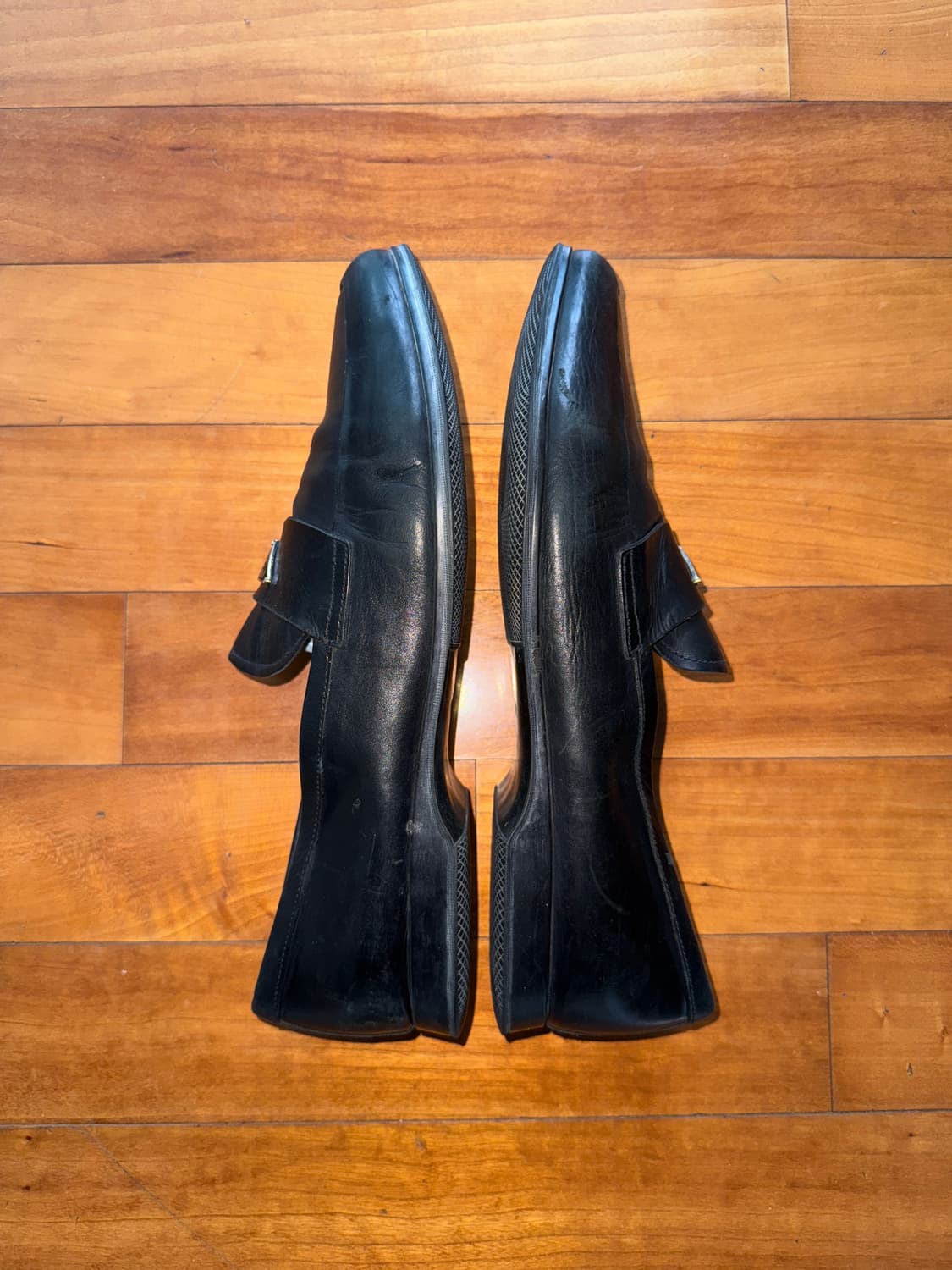 삼각 로고 로퍼 상품이미지2