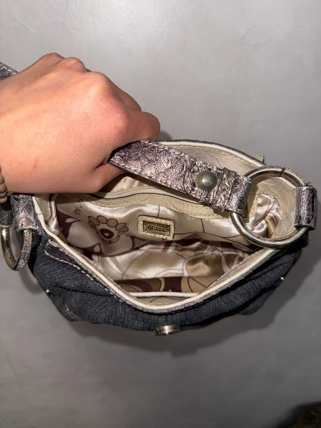 GUESS denim stitch python buckle 숄더백 상품이미지6