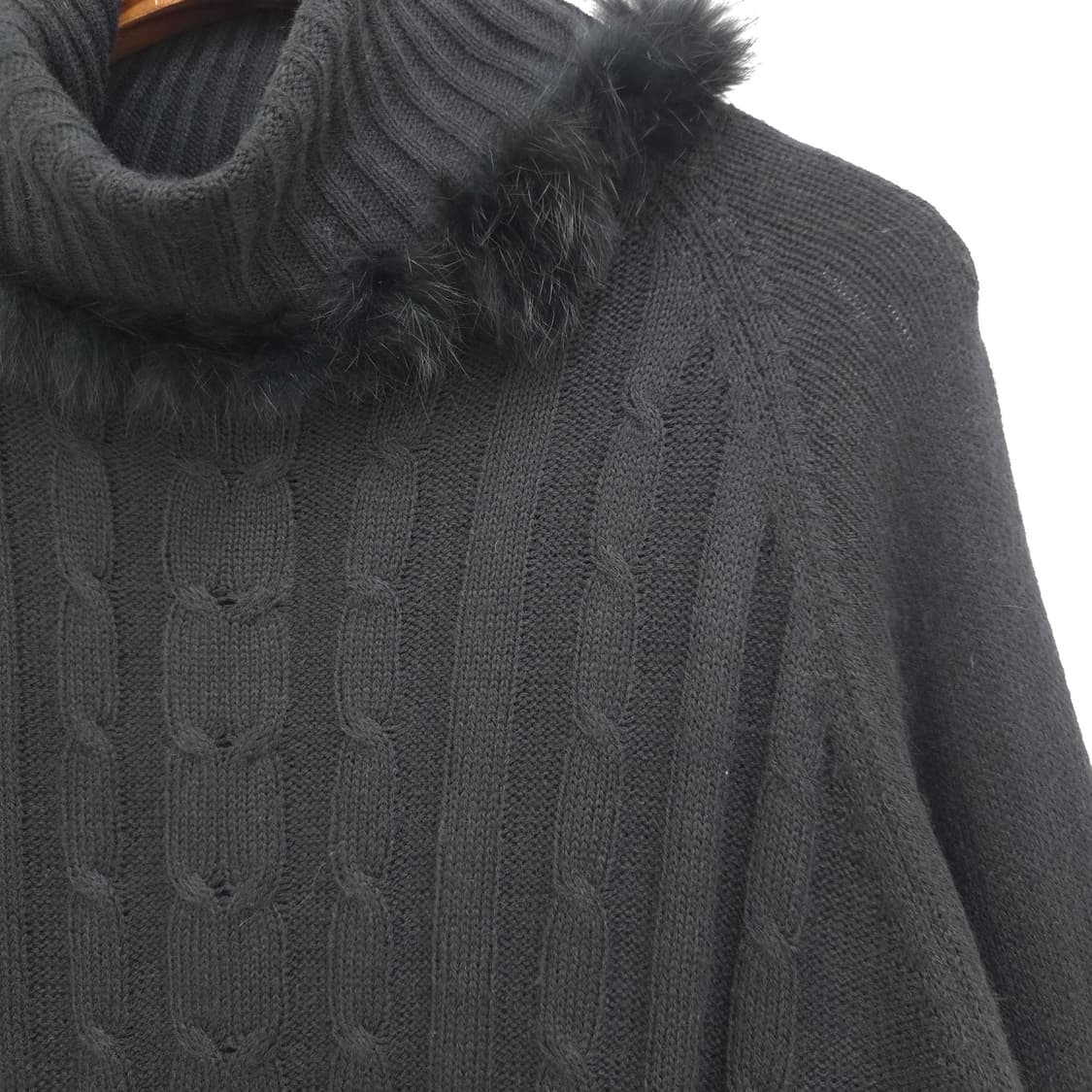 블랙 터틀넥 래빗퍼 트리밍 니트  상품이미지5