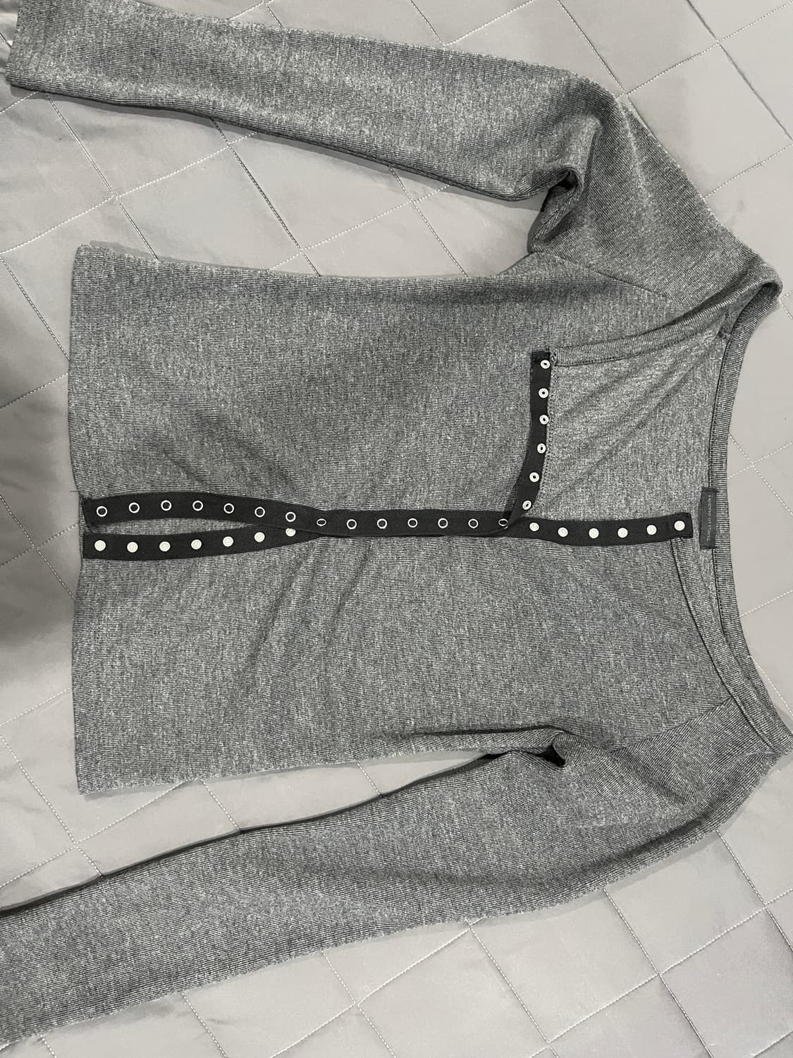 헬레네파리스  보트넥 스냅 슬릿 가디건 차콜 상품이미지4