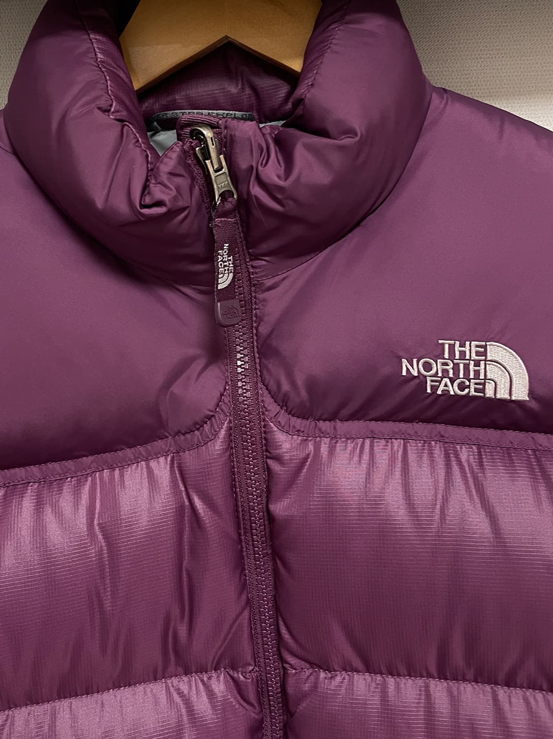 노스페이스 700눕시 여성 퍼플 패딩 상품이미지4