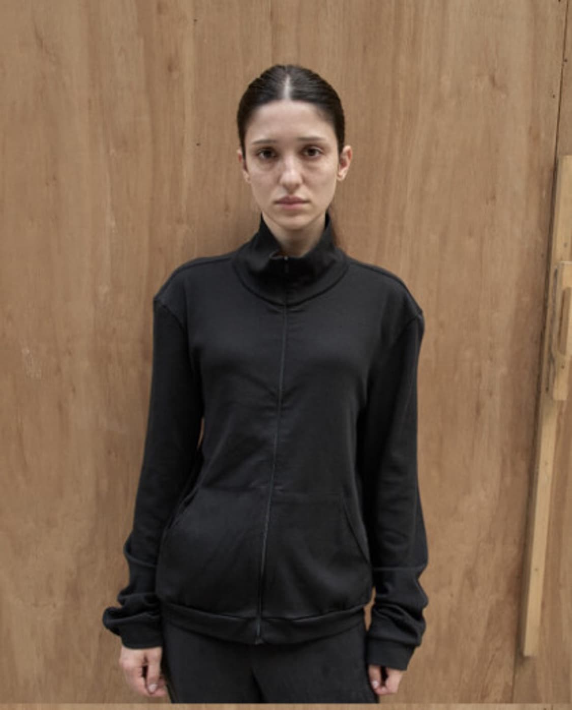 mudule neck zip black 상품이미지1