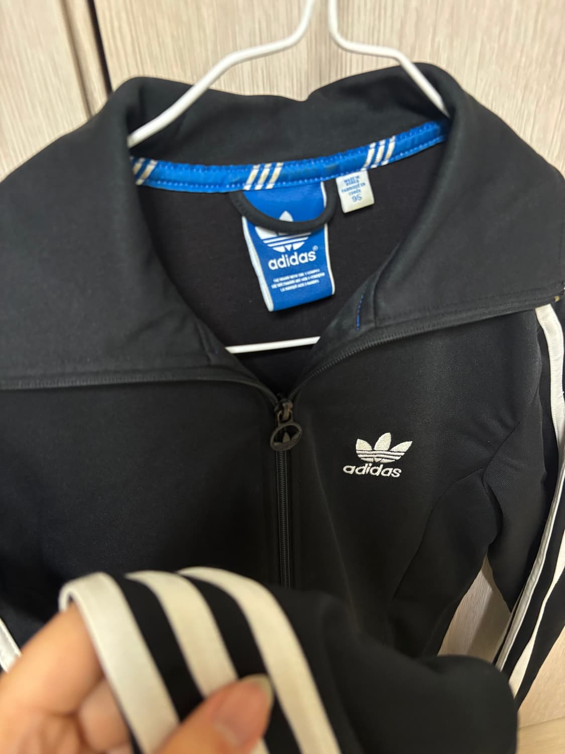 아디다스 져지 블랙 95 사이즈 판매합니다 상품이미지1