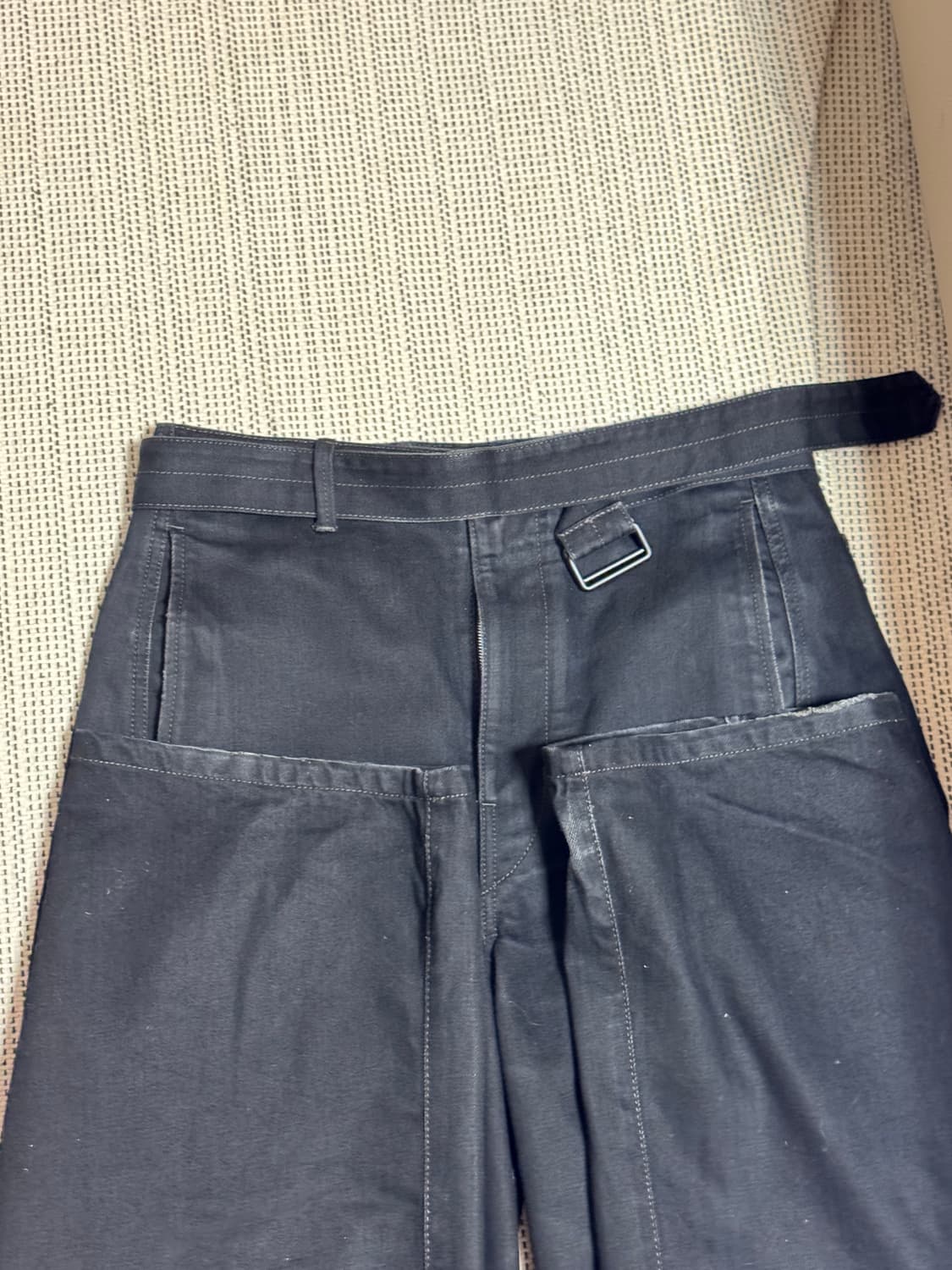 [S]르메르 벨티드 트위스티드 팬츠 블랙 상품이미지3