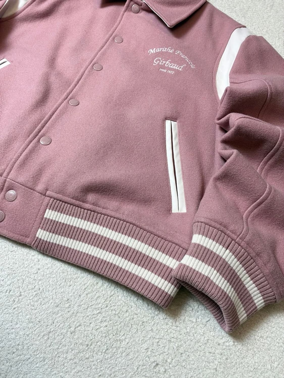 마리떼프랑소와저버 핑크 스냅버튼 크롭 바시티 자켓 PN7635 상품이미지4