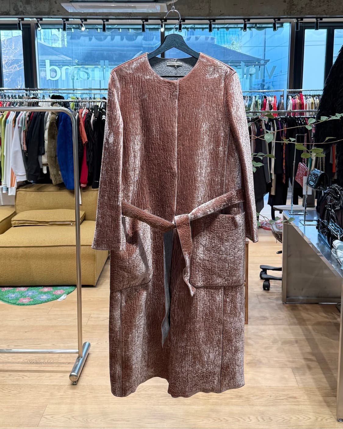 보테가 베네타 핑크 벨벳 벨티드 코트  상품이미지1