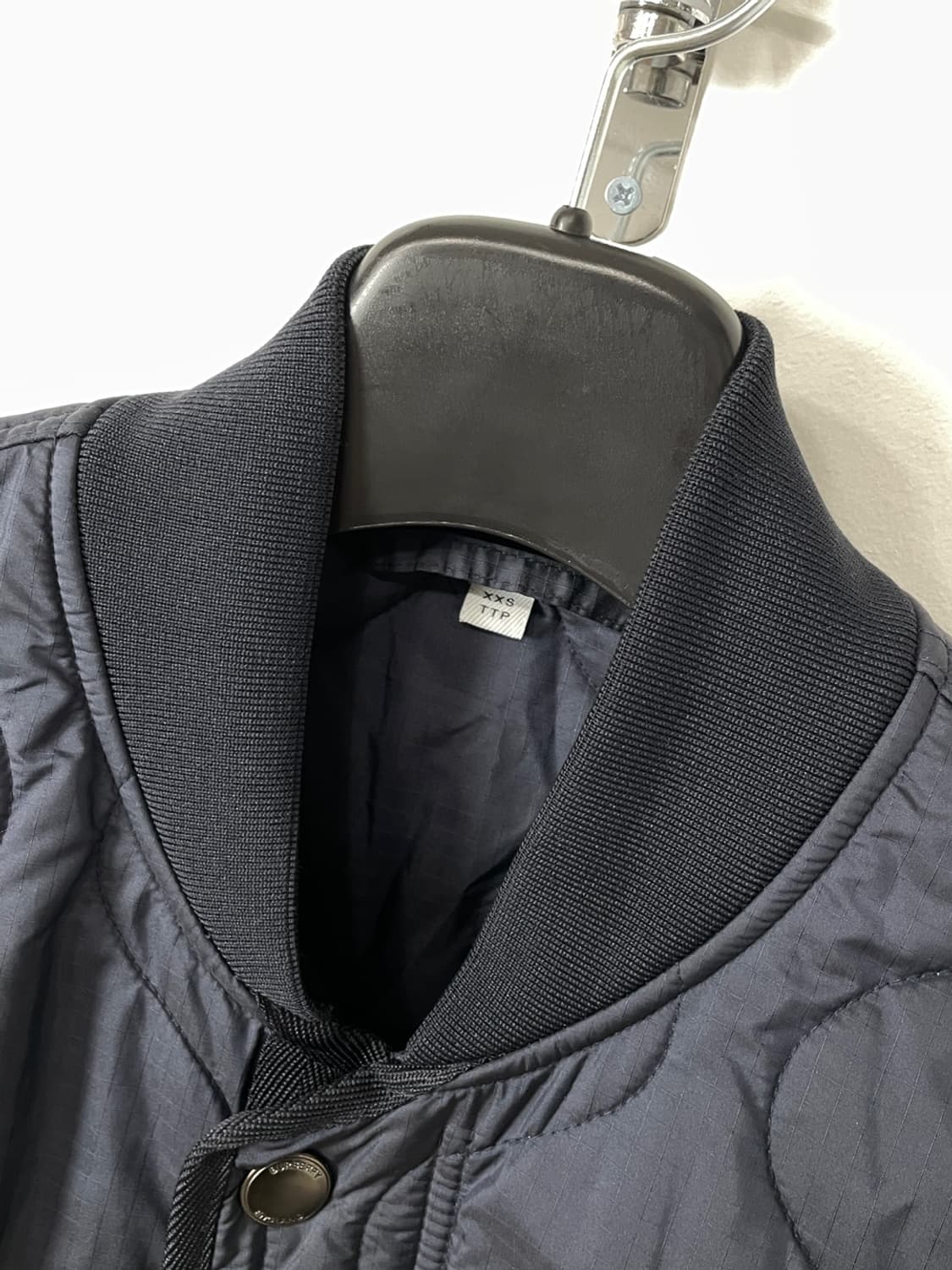 버버리 EKD 아플리케 퀼팅 봄버 자켓 상품이미지6