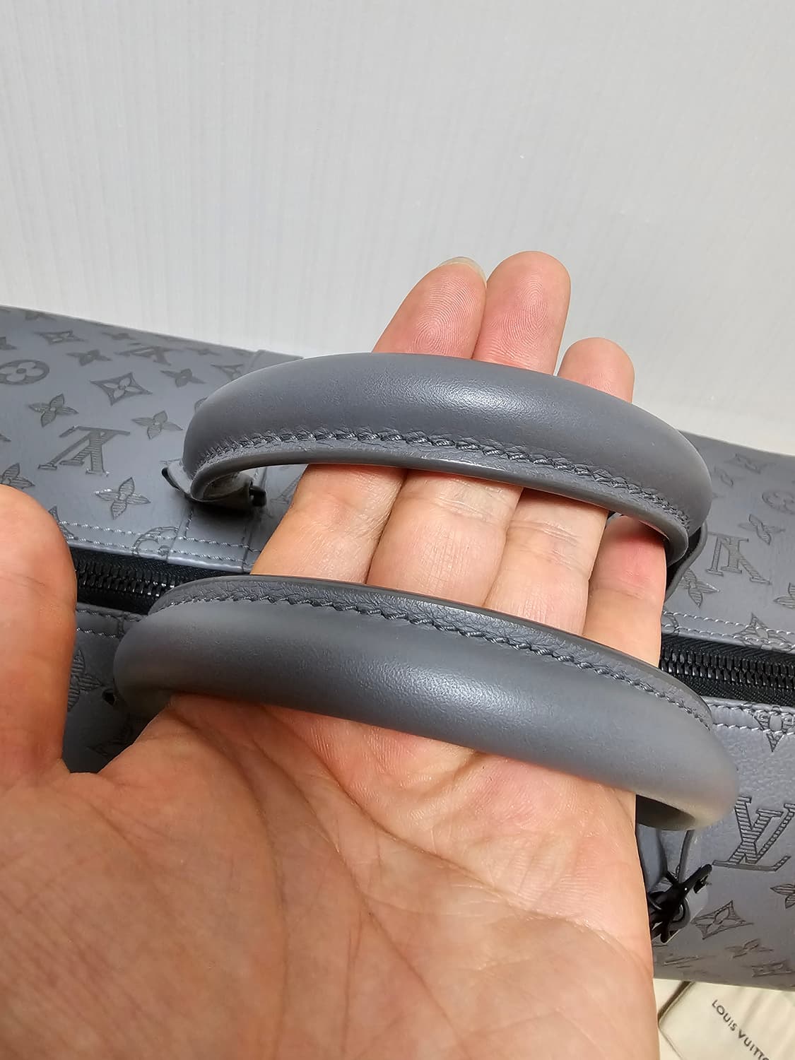 루이비통 쉐도우 키폴50 올레더 그레이 신형 (새상품) 상품이미지9