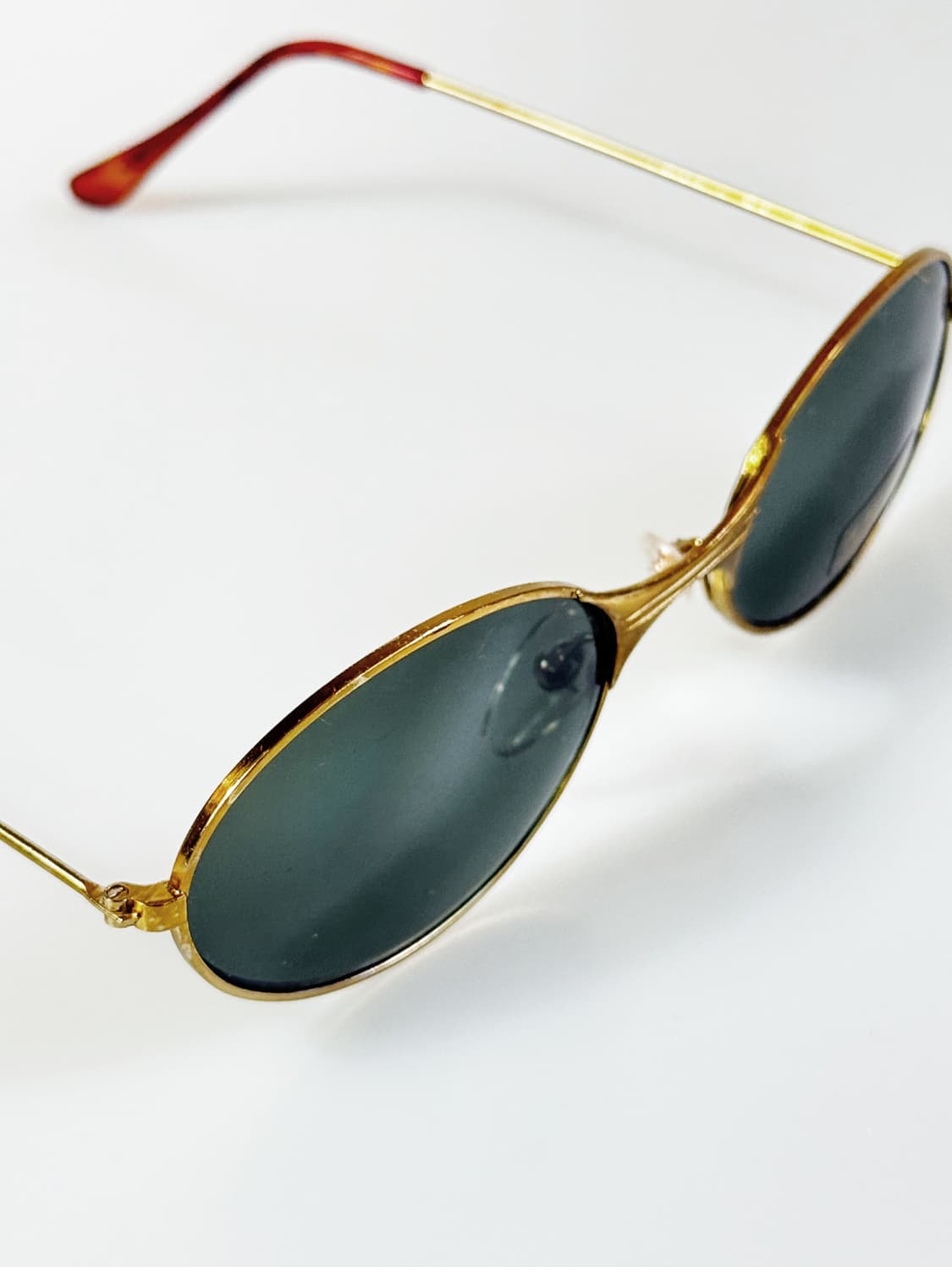 90s 골드 슬림 오벌 프레임 빈티지 선글라스 상품이미지3