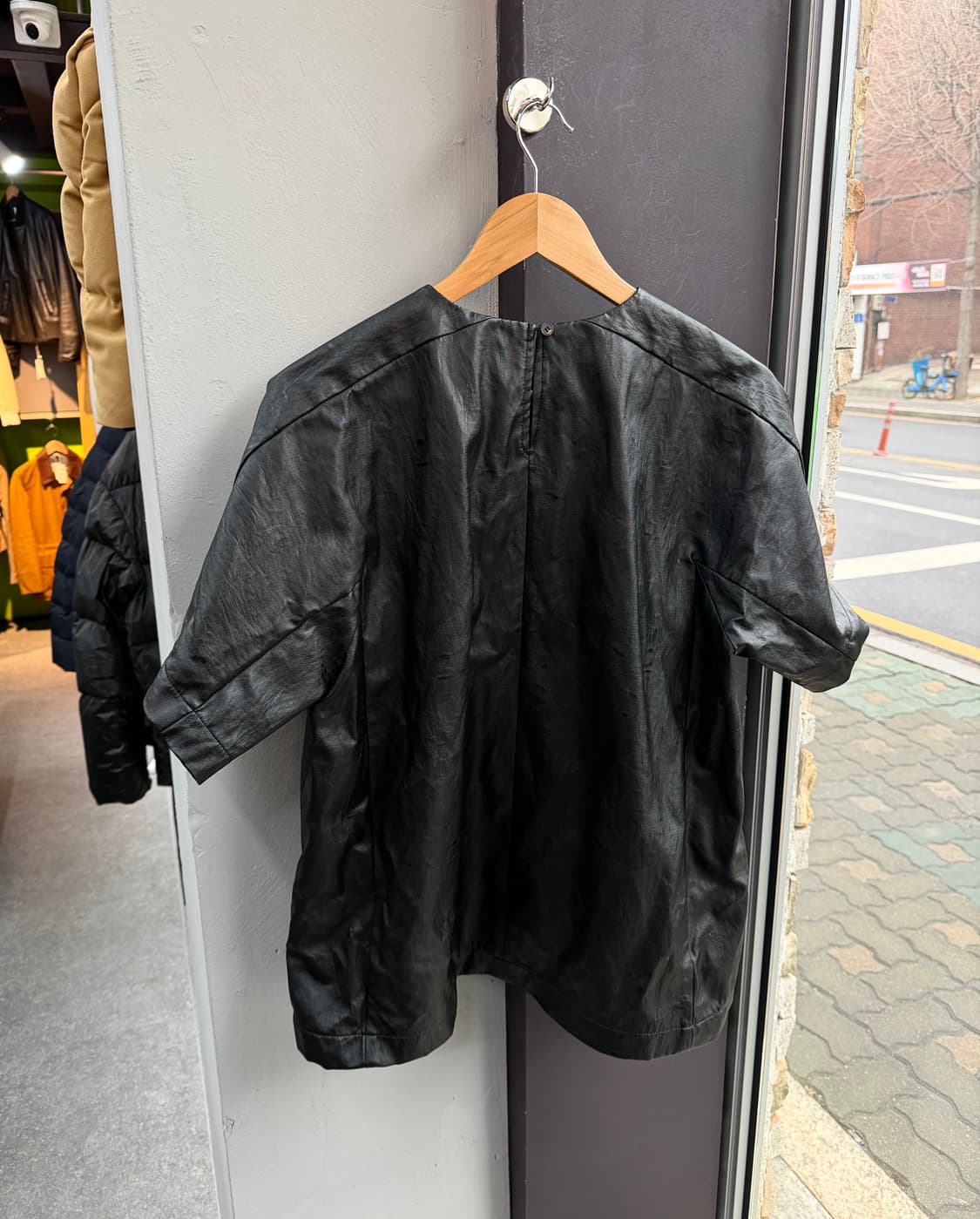 에토스 레더 하프 슬리브 탑 상품이미지8