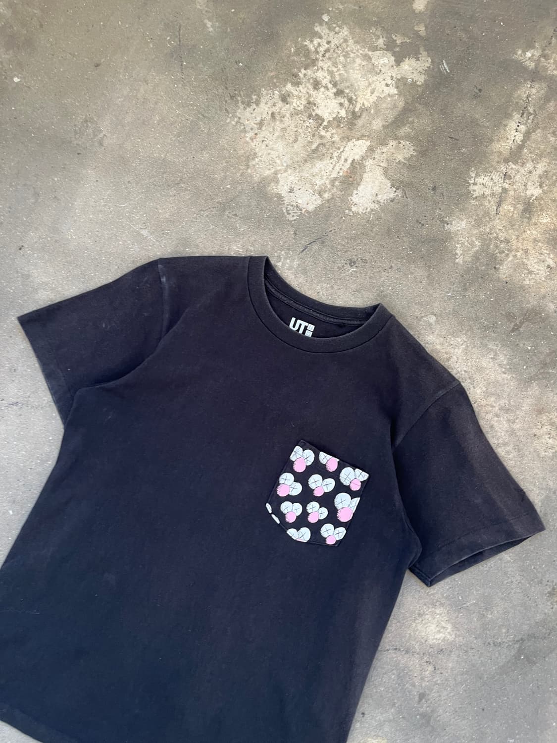 Uniqlo X kaws 반팔티셔츠  상품이미지2