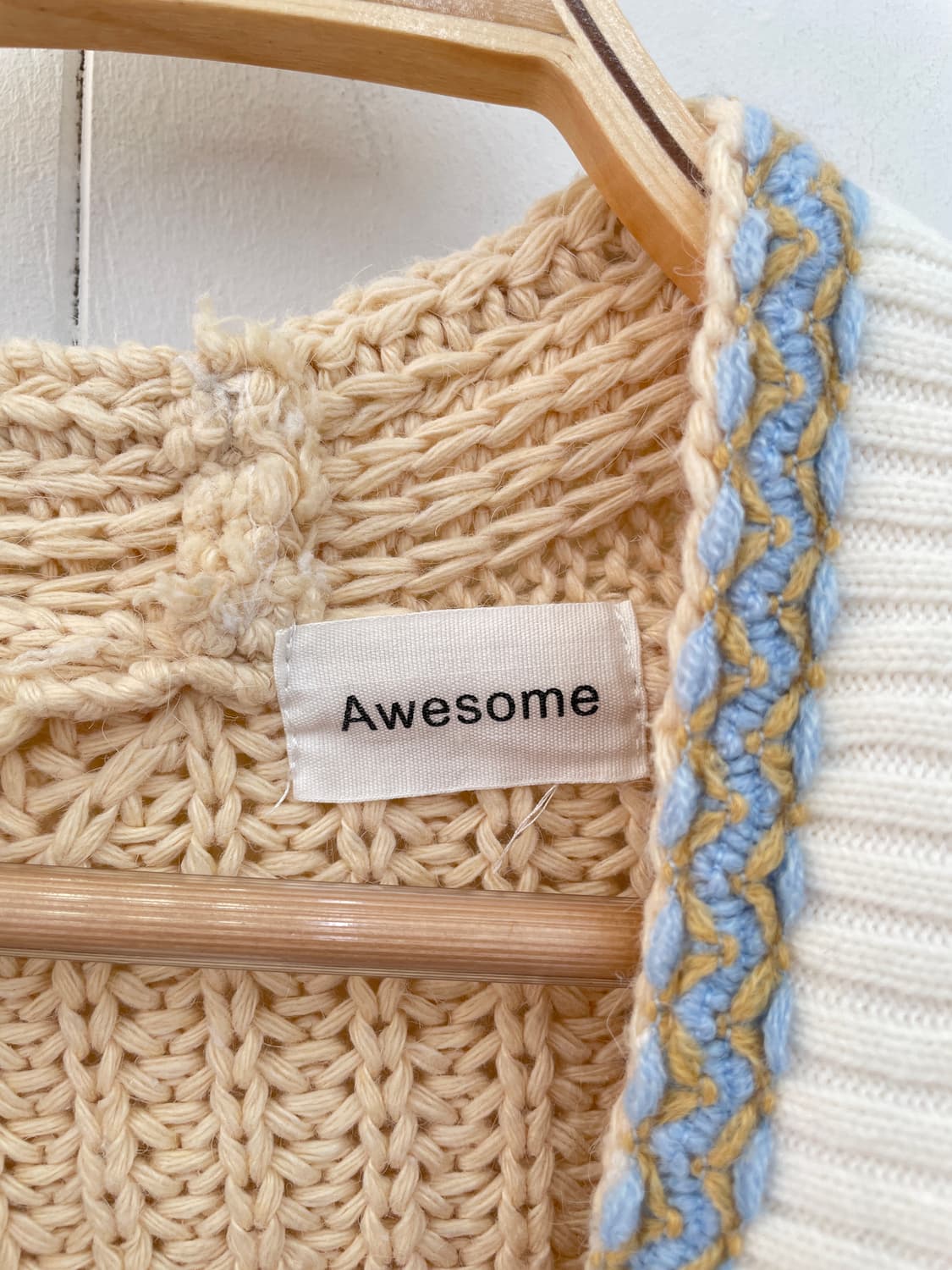 Awesome(어썸) 배색 프릴 칼라 케이블 니트 가디건 상품이미지3