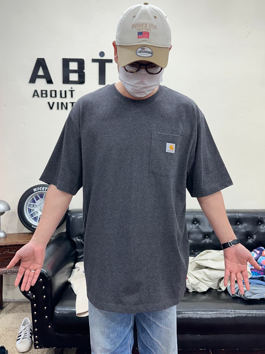 칼하트 포켓 로고 반팔 루즈핏 챠콜 XL 상품이미지1