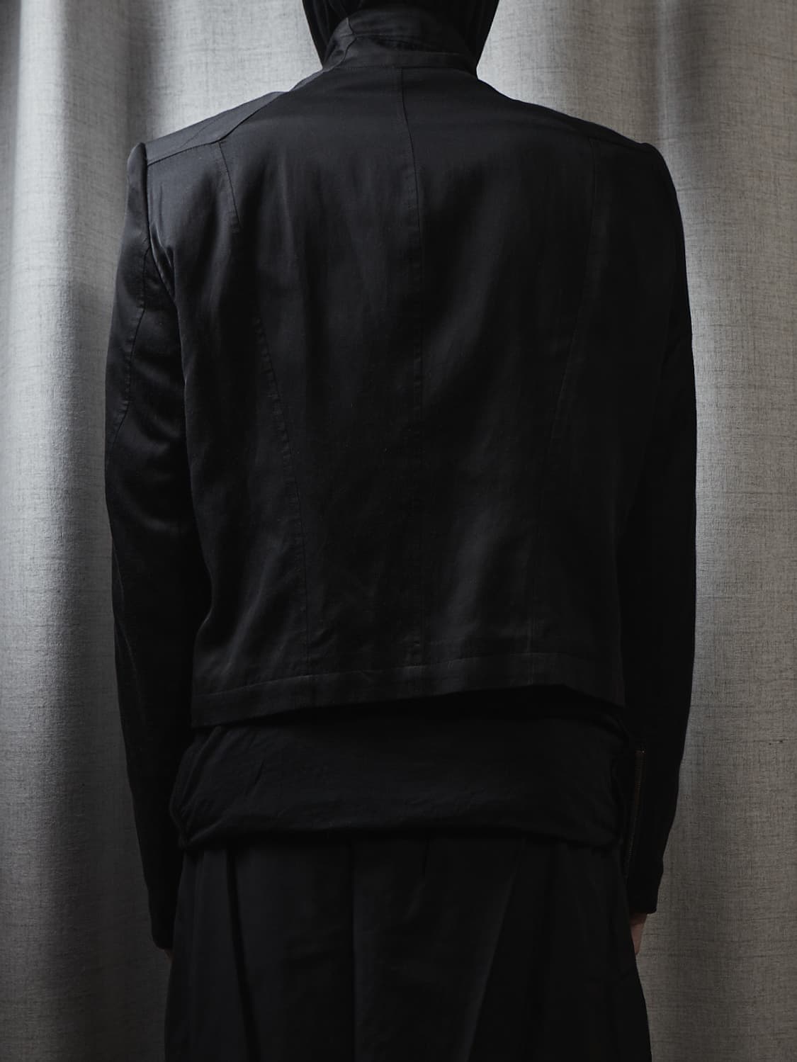 Julius ss23 사선 프리즘 크롭 자켓(샘플) 상품이미지10