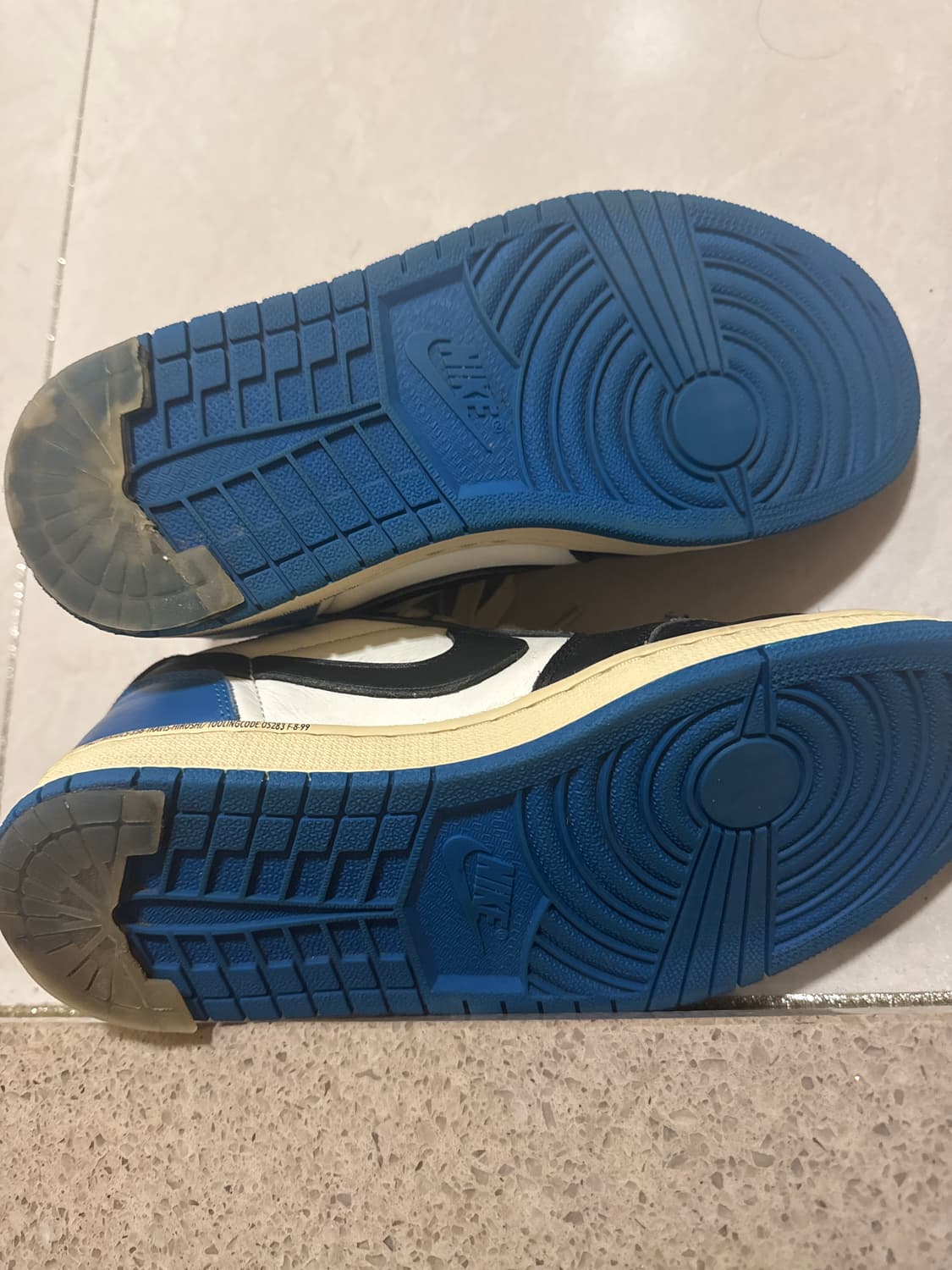 나이키 에어 조던 1 트래비스 스캇 프라그먼트 상품이미지4