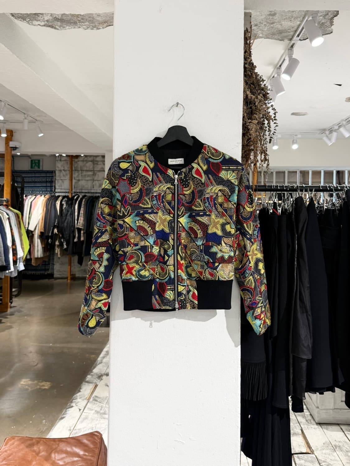 드리스 반 노튼 멀티컬러 자카드 크롭 봄버 자켓 상품이미지1