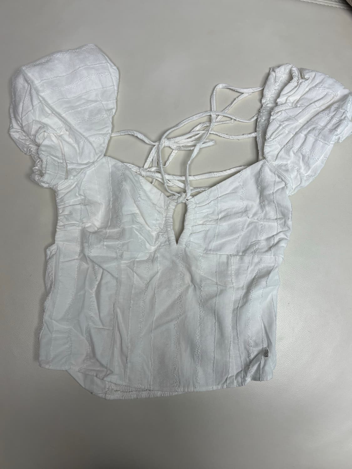 글로니 퍼프 백리스 탑 (화이트) 상품이미지3