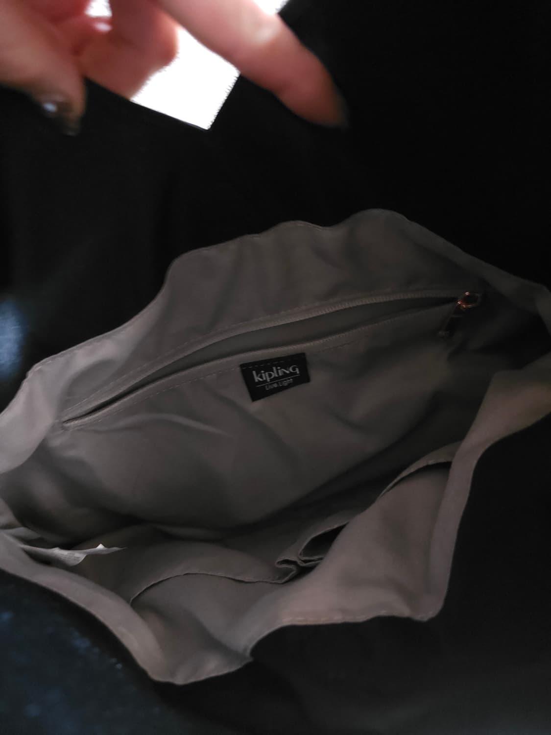 거의새것)키플링 블랙 숄더백 태슬 장식 상품이미지10