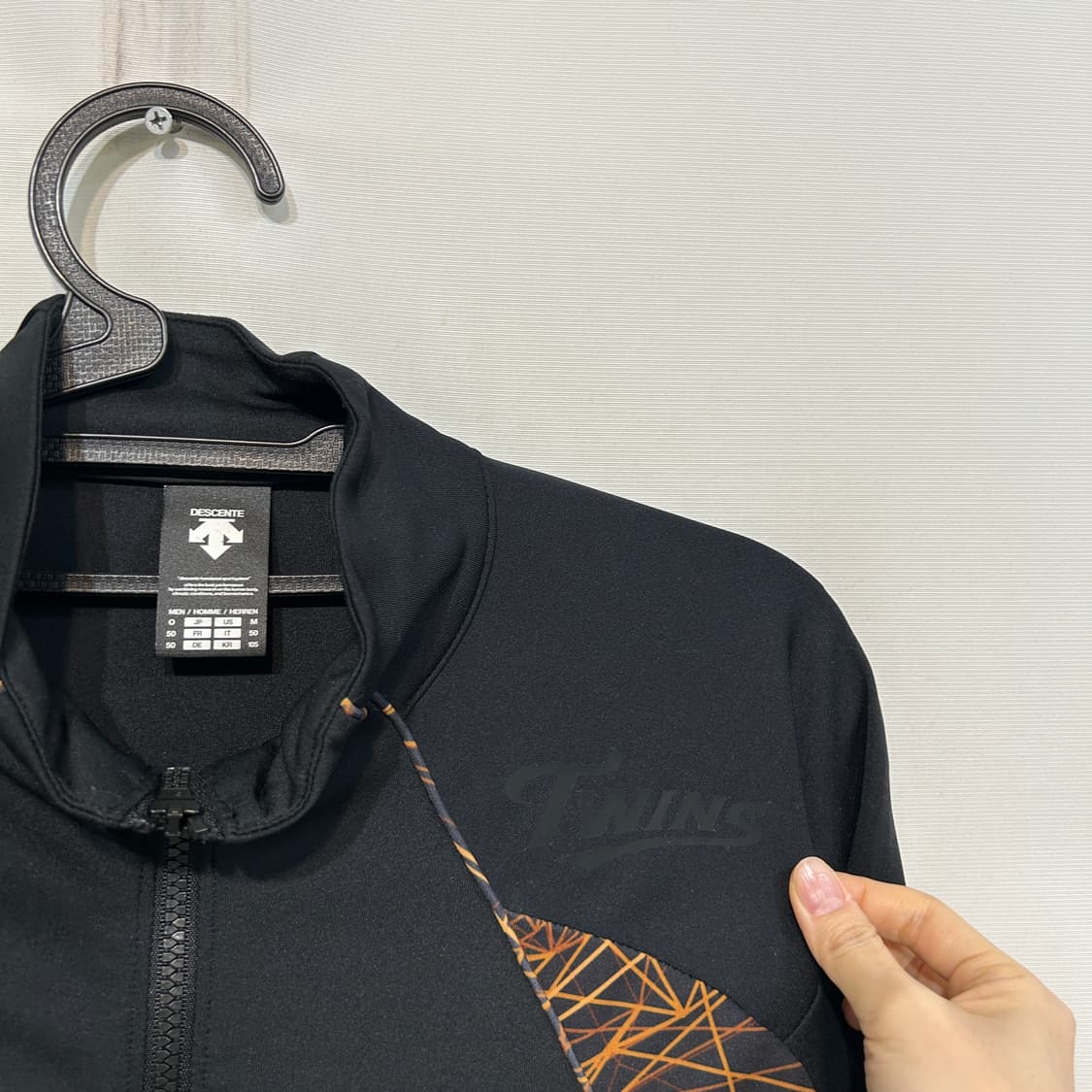 데상트 엘지트윈스 집업 105 상품이미지2