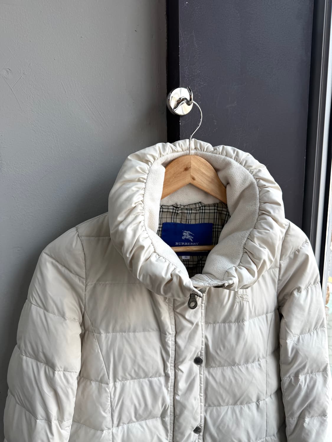 38/ 버버리 블루라벨 미니로고 다운 패딩 점퍼 상품이미지3