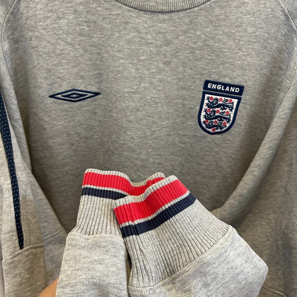 엄브로 잉글랜드 맨투맨 상품이미지4