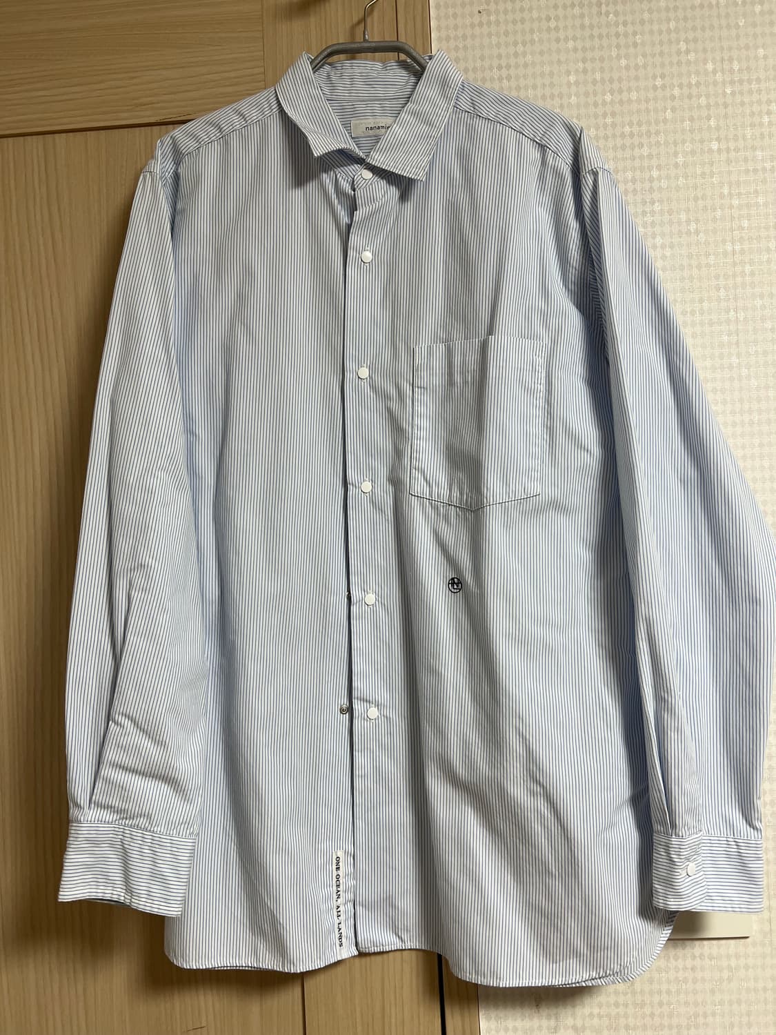 나나미카 레귤러 칼라 스트라이프 윈드 셔츠(삭스, S) 상품이미지1