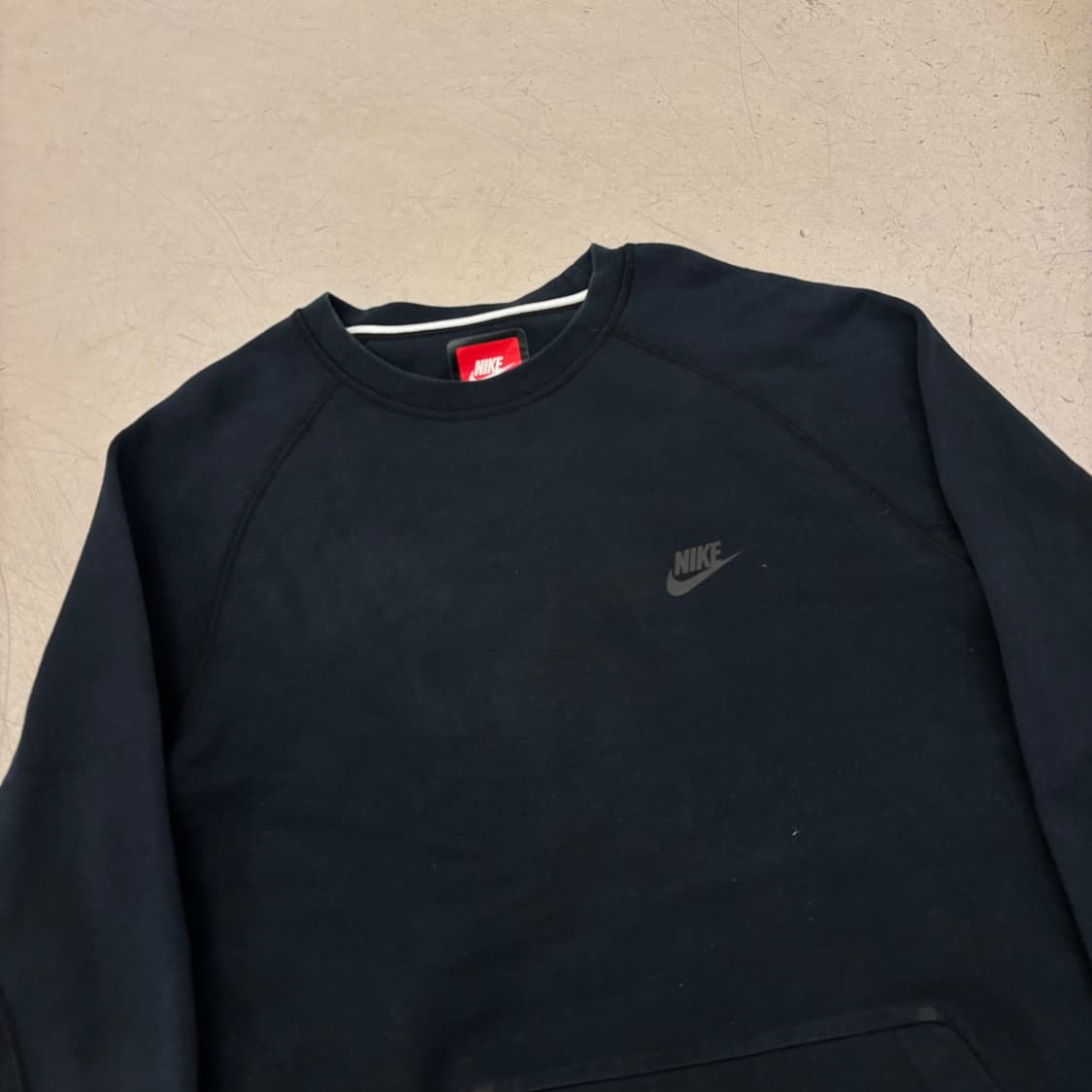 나이키 테크팩 블랙 맨투맨 상품이미지2