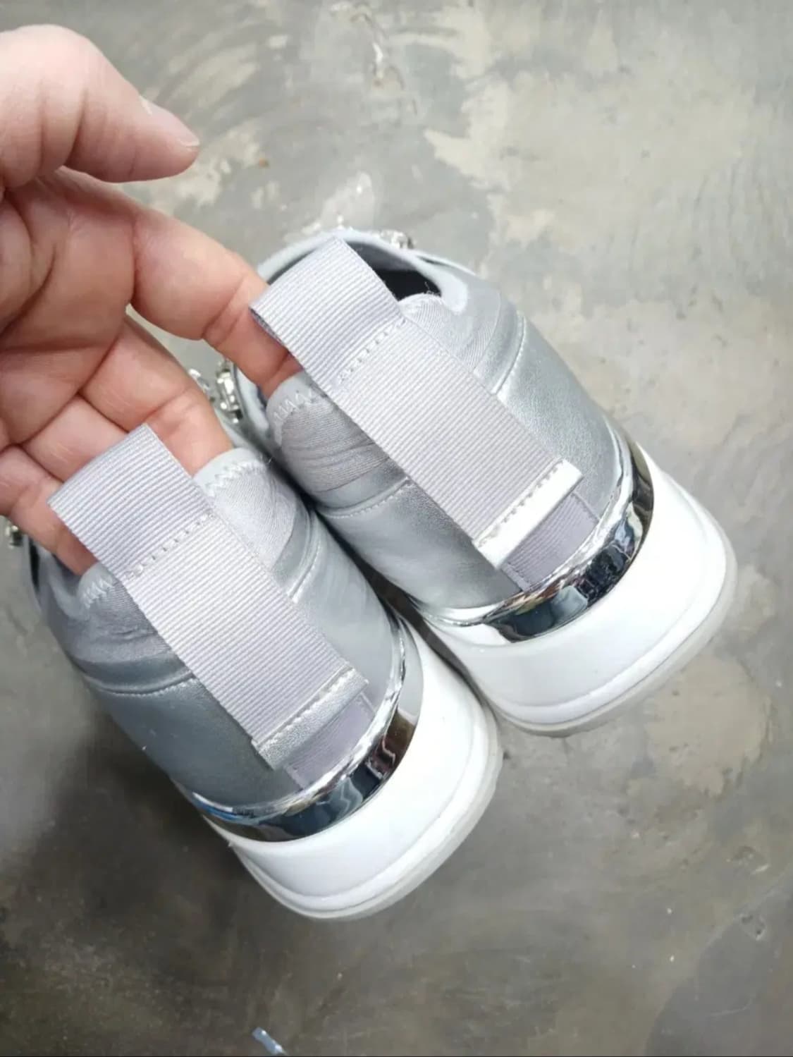 슈콤마보니 큐빅 장식 스니커즈 상품이미지4