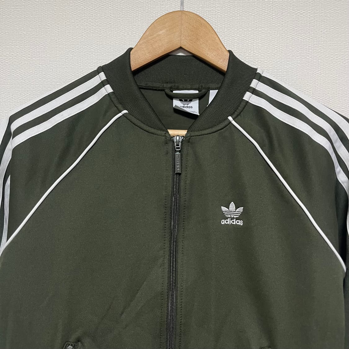 아디다스 슈퍼스타 카키 트랙탑 져지 상품이미지2