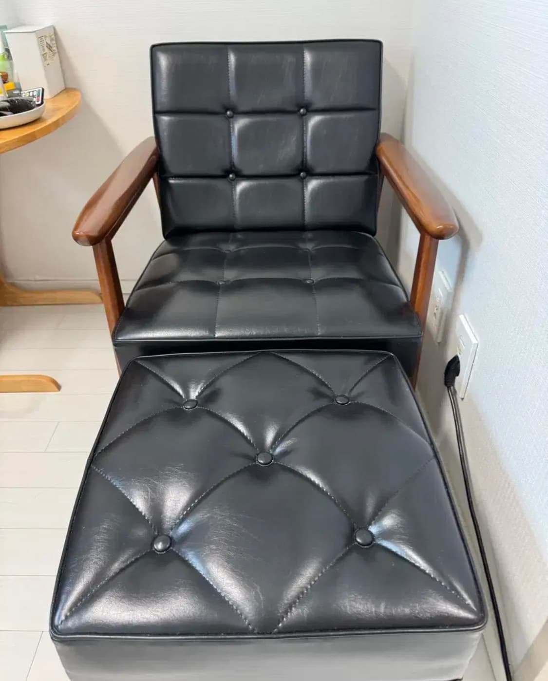 가리모쿠 60 K 체어, 오토만 스탠다드 블랙 월넛 상품이미지1