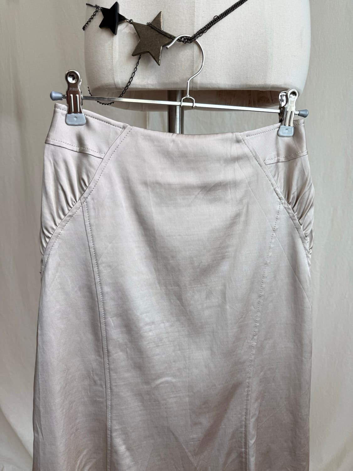 (새상품) Coup de Chance 셔링 미디 스커트 상품이미지2