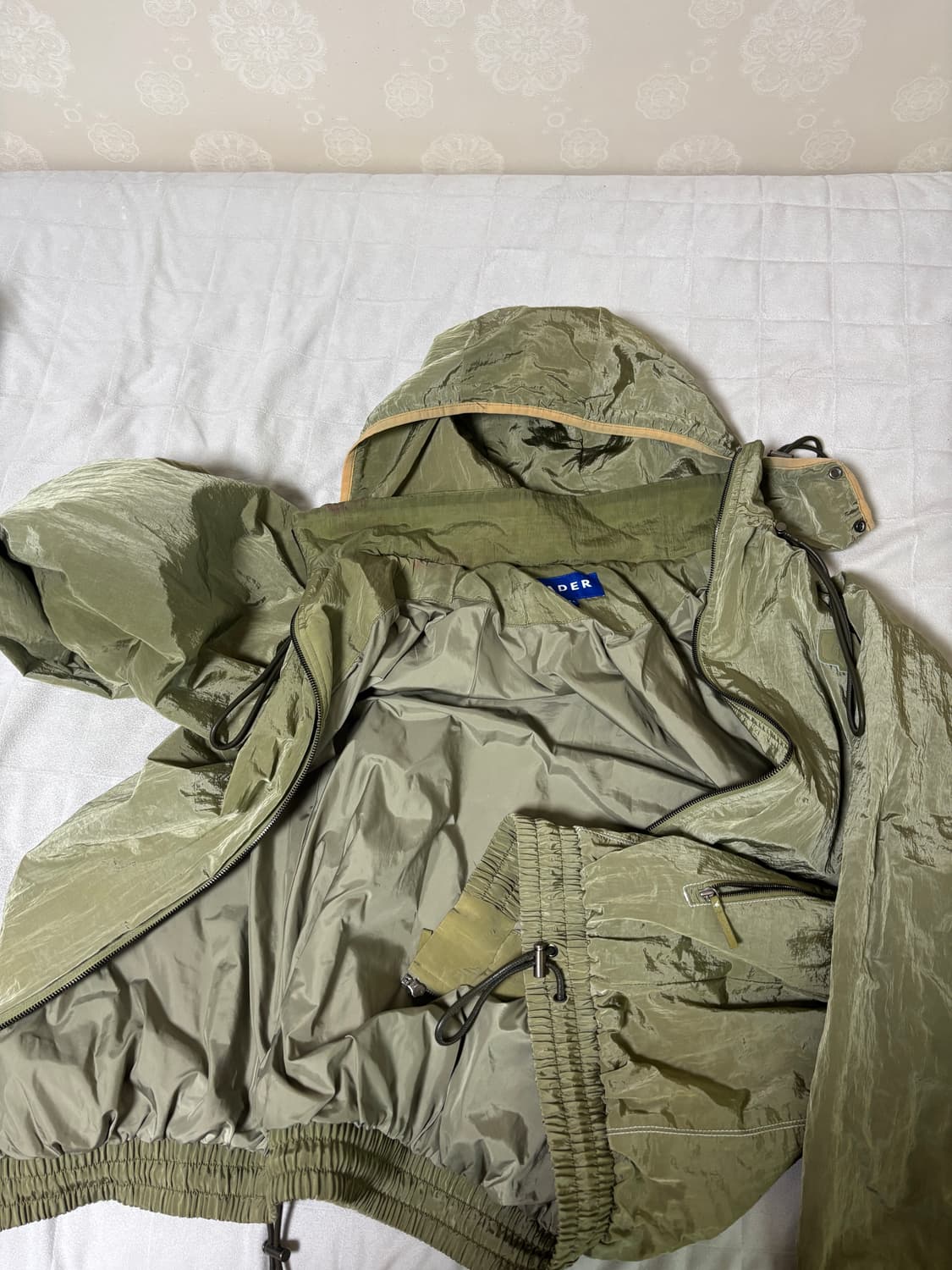 아더에러 스컬프처 로고 트랙 집업 카키 a1 사이즈 상품이미지6