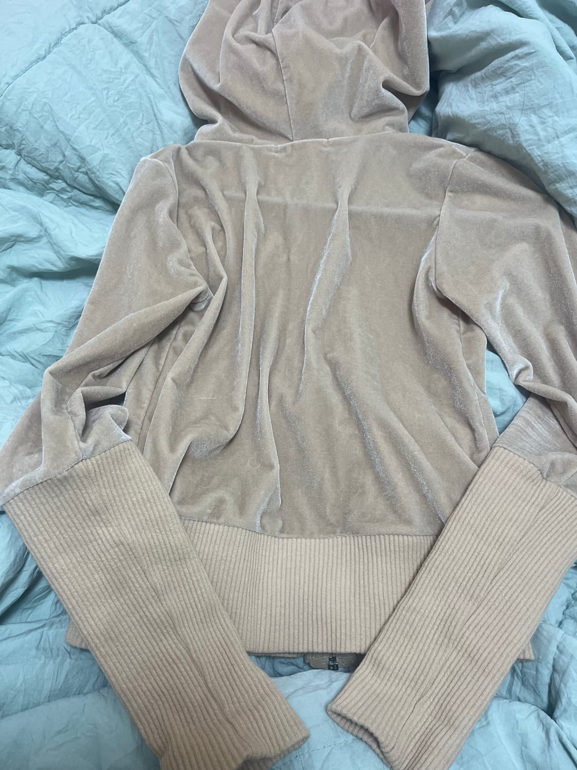 베메클 베이비메탈클럽 셋업 베이지 상의만 후드집업 오네갸루 벨벳 상품이미지3