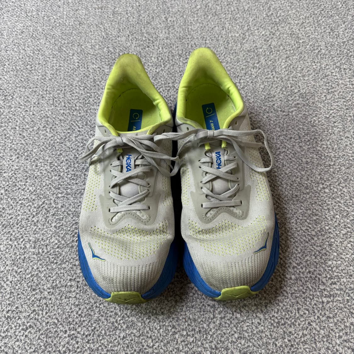 [정가 15만원] HOKA 호카 아라히7 러닝화 275 상품이미지4