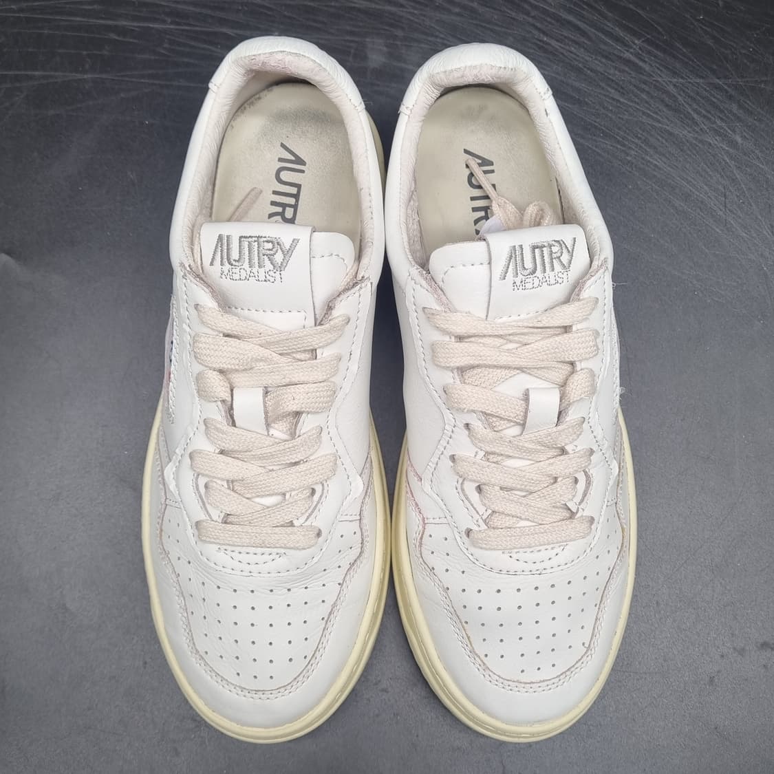 오트리 메달리스트 여성스니커즈37 235 상품이미지2